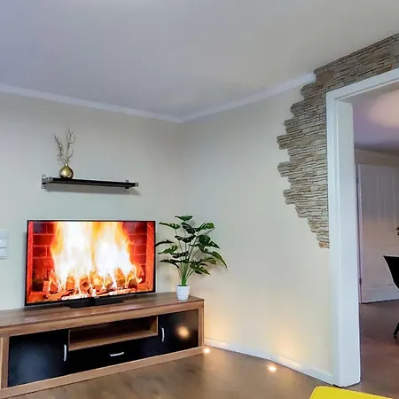 Direkt Am Rhein Mit Burgblick Nahe Rheinsteig Bis 8 Personen, 2 Baeder, 4 Zimmer, Kueche, Netflix Apartment Kaub Exterior photo