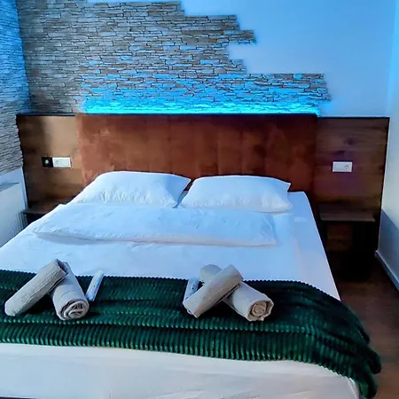 Direkt Am Rhein Mit Burgblick Nahe Rheinsteig Bis 8 Personen, 2 Baeder, 4 Zimmer, Kueche, Netflix Apartment Kaub Exterior photo
