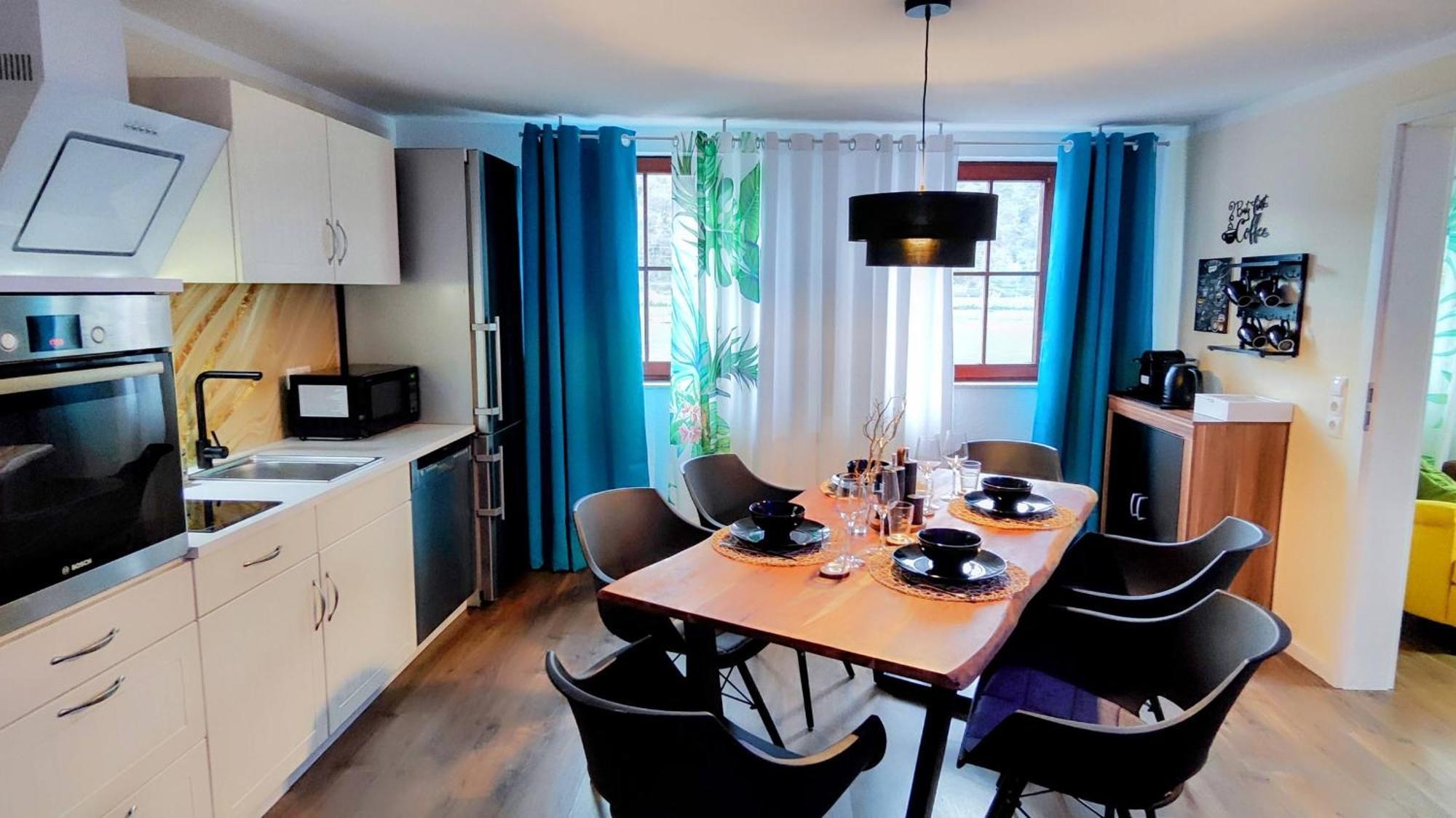 Apartment Direkt Am Rhein Mit Burgblick Nahe Rheinsteig Bis 8 Personen, 2 Baeder, 4 Zimmer, Kueche, Netflix Kaub